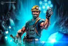 أسهم تعدين البيتكوين تتعافى بعد أن أثار تهديد ترامب بفرض رسوم جمركية اضطرابًا في السوق