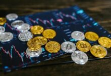 نظرية العملات المفقودة: شركة تحليل تقدم مقياساً استثنائياً يتنبأ بمستقبل البيتكوين والدوجكوين واللايتكوين