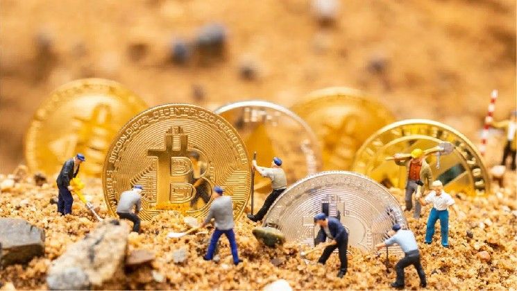 هل يتخلى عمال مناجم البيتكوين عن BTC للعمل في الذكاء الاصطناعي؟ خبراء الصناعة يجيبون