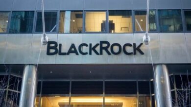 بلاكروك تشير إلى بيع عملتين رئيستيين بقيمة 500 مليون دولار