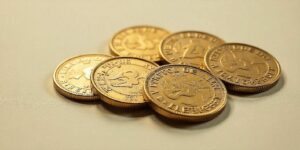 أفضل 5 عملات ميمي انخفضت سريعًا: هل حان وقت الشراء؟