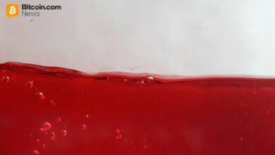 مراقبة سعر البيتكوين: الارتداد من 80 ألف دولار.. قاع أم فخ؟