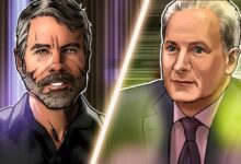 بيتر شيف يتهم نموذج استراتيجية مايكل سايلور بـ"الاحتيال" ويتحداه للمناظرة