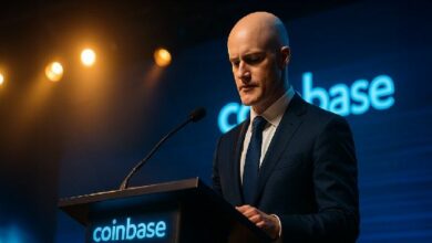 عندما يقرأ الرئيس التنفيذي النص: هل تلاعب بريان أرمسترونغ في سوق العملات الرقمية؟