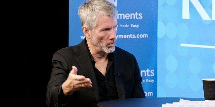 إستراتيجية عملاقة البيتكوين تتخطى الشراء رغم انخفاض السهم 67% من ذروته