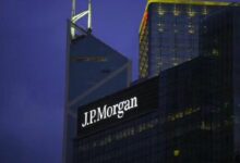 جيه بي مورغان تكشف عن امتلاك 5.3 مليون سهم في صندوق بلاك روك للبيتكوين بقيمة 343 مليون دولار