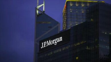 جيه بي مورغان تكشف عن امتلاك 5.3 مليون سهم في صندوق بلاك روك للبيتكوين بقيمة 343 مليون دولار