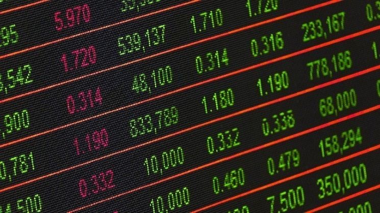 لماذا تنزلق البيتكوين والإيثريوم بينما تحلق أسعار الذهب والفضة؟