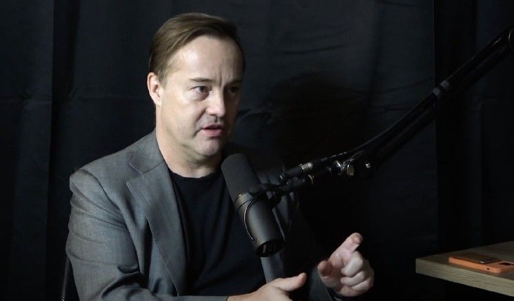 مستثمر أوبر الأول يحذر: استراتيجية سايلور "محفوفة بالمخاطر" ولا أميل إليها