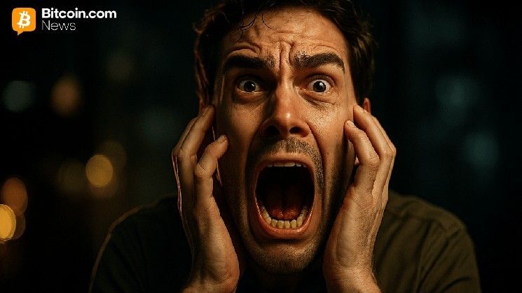 انهيار البيتكوين 30% يثير الذعر مع وصول مؤشرات المشاعر إلى مستويات "الخوف الشديد"