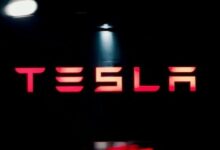 سهم تسلا يواصل الخسائر قبل افتتاح السوق وسط تسارع ضغوط البيع