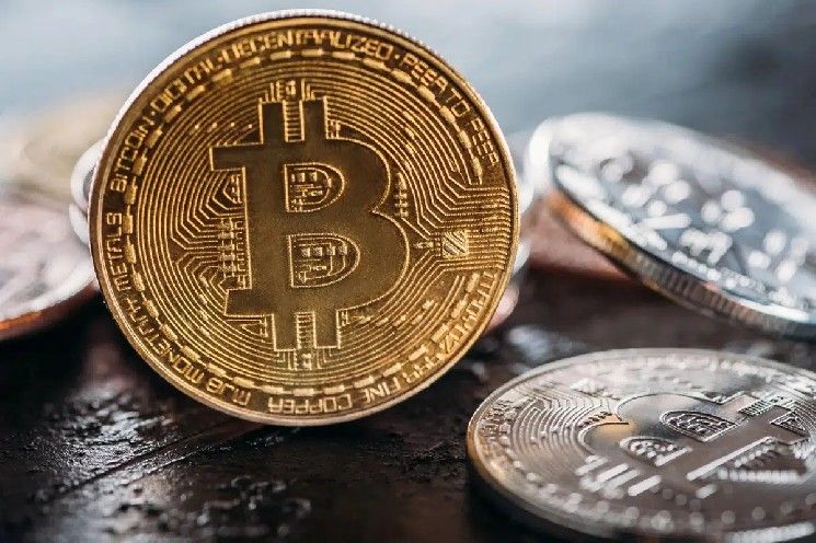 هل يعود البيتكوين للصدارة؟ محللون يتوقّصون السوق بعد إعادة فتح الحكومة الأمريكية