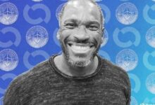 ملياردير البيتكوين آرثر هايز: الانكماش في سيولة الدولار وراء الانهيار الحاد للعملات الرقمية