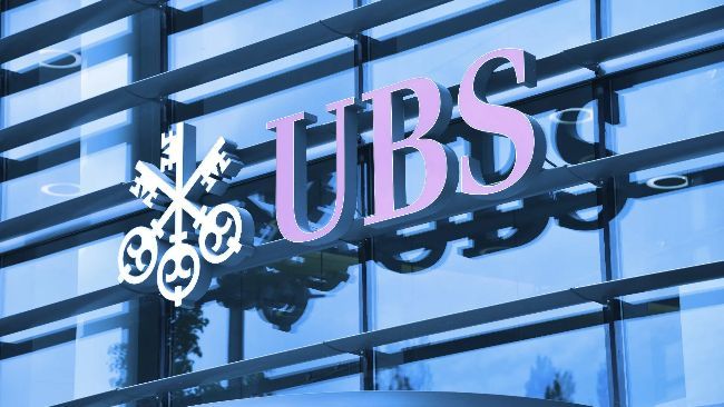 "UBS و Chainlink تطلقان أول عملية استرداد لصندوق مُرمز على السلسلة في سوق تبلغ قيمته 100 تريليون دولار"