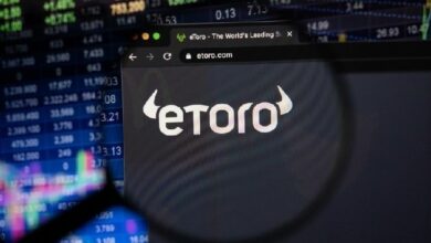 منصة eToro تدفع بمكافآت الأسهم لمتداولي العملات الرقمية بعد هيمنة الأصول المشفرة على 91% من إيراداتها
