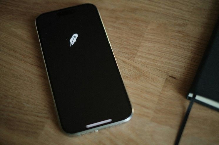 إيرادات Robinhood من تداول العملات الرقمية تقفز 339% في الربع الثالث متجاوزة توقعات الأرباح