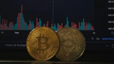 بلاك روك تنقل 467 مليون دولار من البيتكوين و176 مليون دولار من الإيثيريوم إلى كوين بيز