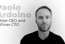 الرئيس التنفيذي لـ"تيثر" يعلق على انهيار البيتكوين المفاجئ دون 100 ألف دولار في "الجمعة السوداء"