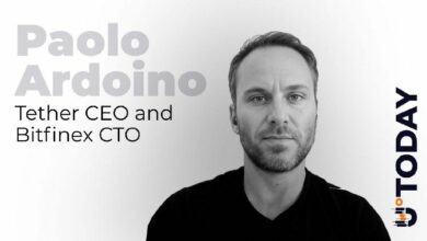 الرئيس التنفيذي لـ"تيثر" يعلق على انهيار البيتكوين المفاجئ دون 100 ألف دولار في "الجمعة السوداء"