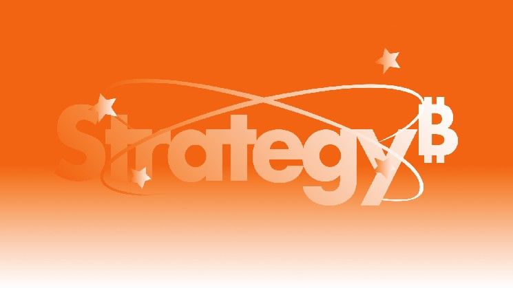 عائد إستراتيجية بيتكوين يتحول إلى سالب لأول مرة منذ سنوات