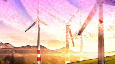 عمال مناجم البيتكوين يلجؤون للطاقة المتجددة وسط ضغط على هوامش الربح