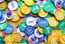عرض العملات المستقرة يتجاوز 300 مليار دولار بينما تتراجع الألتكوين أمام البيتكوين