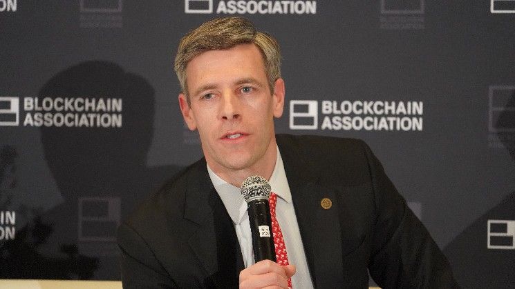 هيئة تنظيمية أمريكية تعترض على تحدي البنوك لمنح تراخيص الثقة لشركات العملات الرقمية