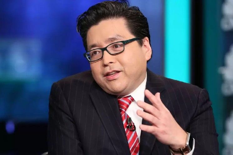 ثوران إيثيريوم: توم لي يؤكد أن "أفضل الأيام قادمة" في عالم العملات الرقمية