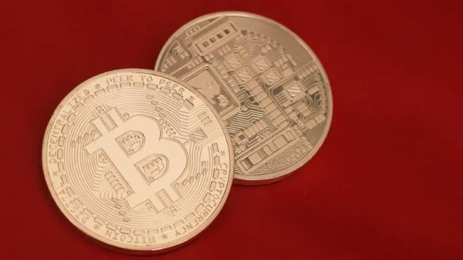 معركة المدى المتوسط تواجه الانسحاب الكلي للبيتكوين – هل يستعيد الثيران زخمهم؟