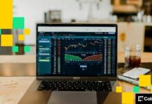 مجموعة CME توسع عروض مشتقاتها الرقمية بإطلاق عقود آجلة لـ XRP و Solana مرتبطة بالأسعار الفورية