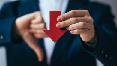 عملات رائدة تتراجع مع مخاوف التعريفات تدفع نحو تجنب المخاطرة والذهب يقفز لمستويات قياسية