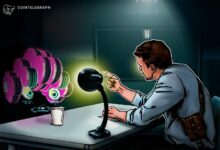 خبير الأمن بروس شناير "يضمن" قيام الحكومات بالتجسس الجماعي باستخدام الذكاء الاصطناعي