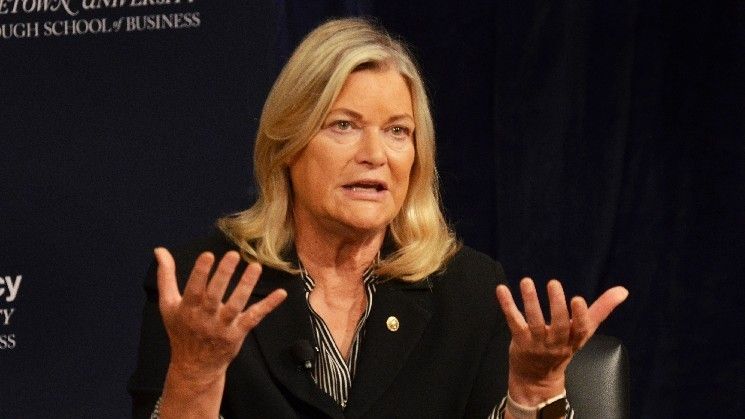 سيناتور لاميس: جلسة مناقشة مشروع قانون هيكلة سوق العملات الرقمية قد تؤجل