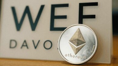 سعر الإيثيريوم يستقر بعد سحب تهديدات ترامب التعريفية في دافوس