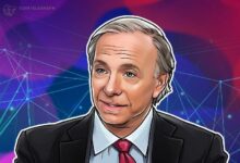 راي داليو يحذر من ابتعاد البنوك عن العملات الورقية ويمتدح ارتفاع الذهب