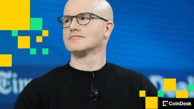 برايان أرمسترونغ يتعرض للتجاهل من كبار مسؤولي أكبر البنوك الأمريكية في دافوس: وول ستريت جورنال