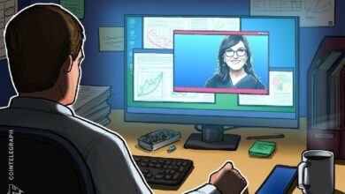 "آرك" لكاثي وود تضيف "كوينبيز" و"سيركل" و"بوليش" إلى محفظتها رغم انخفاضات السوق الرقمية