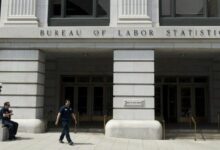 مطالبات البطالة الأمريكية تهبط إلى 198 ألف متجاوزة توقعات 215 ألف في إشارة لثبات سوق العمل