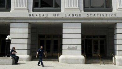 مطالبات البطالة الأمريكية تهبط إلى 198 ألف متجاوزة توقعات 215 ألف في إشارة لثبات سوق العمل