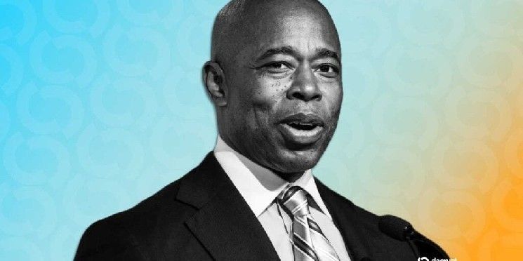 عمدة نيويورك السابق إريك آدامز يكشف عن عملة رقمية لمواجهة 'معاداة السامية ومعاداة الأميركية'