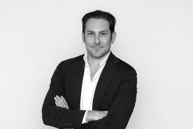 لماذا يتوقع رئيس شركة التداول الرقمي XBTO استمرار صعود الذهب بينما يظل البيتكوين هادئًا في 2026: نشرة الصباح الآسيوية