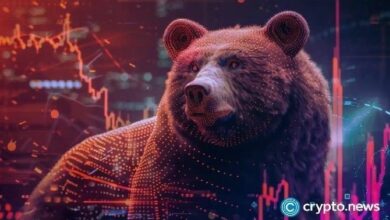 انخفاض بيتكوين مع صعود الأسهم لمستويات قياسية وارتفاع الذهب