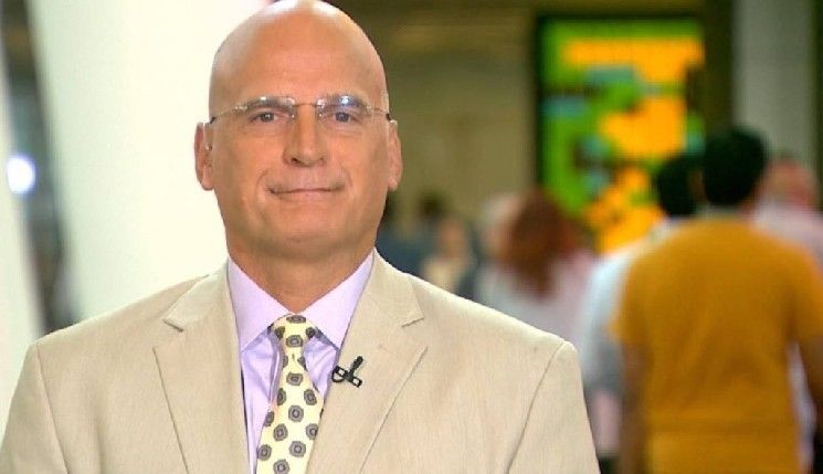 محلل بلومبيرغ الأول مايك ماكغلون يتنبأ بأدنى مستوى قد يهوي إليه سعر البيتكوين