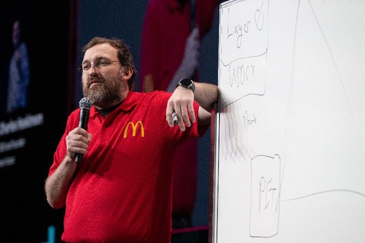 تشارلز هوسكينسون يؤكد صفقة دمج LayerZero مع شبكة كاردانو