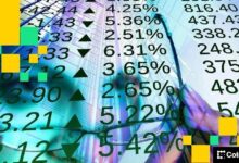 البيتكوين ينزلق مع استمرار المزاج التجنبي لكن العملات الكبرى تحتفظ بمكاسبها الأسبوعية