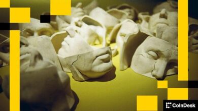 صناديق البيتكوين ETF تحتفظ بمليارات الدولارات رغم الانهيار السعري.. لكن الصلابة تخفي واقعاً قاسياً