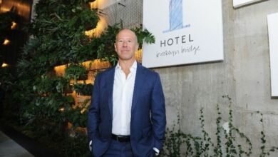 ملياردير العقارات باري ستيرنليخت مستعد لتحويل الأصول إلى رموز رقمية لكن يشير إلى عرقلة التنظيم الأمريكي