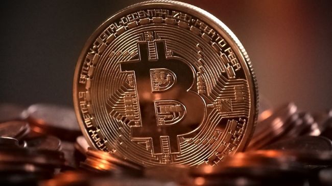 ما الذي يمكن توقعه إذا حافظ سعر البيتكوين على الدعم فوق 74,400 دولار؟