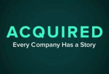 مايكل لويس: كيف يخلق الندرة في دوري NFL ولاء الجماهير، وأهمية الجودة والتميز في البودكاست، ودور القيود في دفع عجلة الابتكار | Acquired