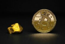 البيتكوين يقترب من 68 ألف دولار والذهب يقفز مع عودة التوترات الأمريكية الإيرانية